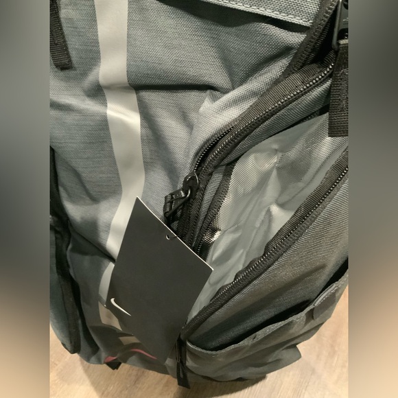 New Defect Nike Hoops Elite Basketball Backpack Kay Yow Breast Cancer BA5554-021 - Picture 3 of 11